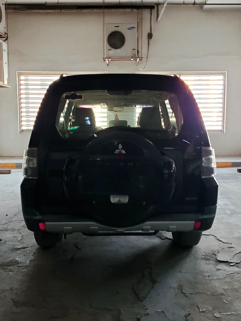 ميتسوبيشي باجيرو جي إل إس مواصفات الخليج مالك أول بمسافة قطع منخفضة63612069136385112