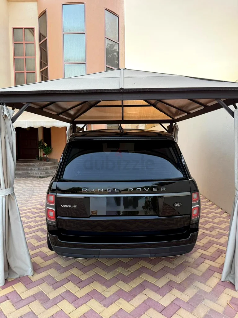 Range Rover Vogue supercharger, 6 cylinders, no accident, Al Tayer full service history63612089811075112