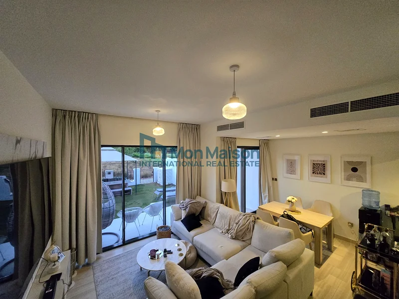 Single Row | Park View | Immaculate Condition63738983781507113