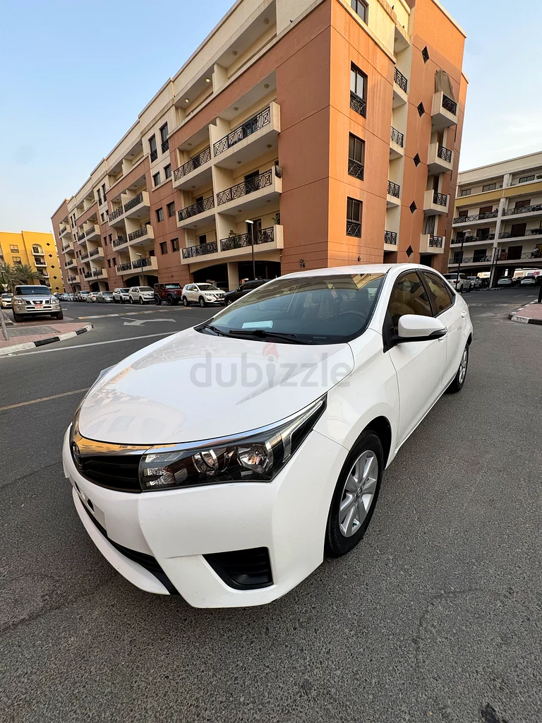 Toyota Corolla SE 2.0 201463612451632258111