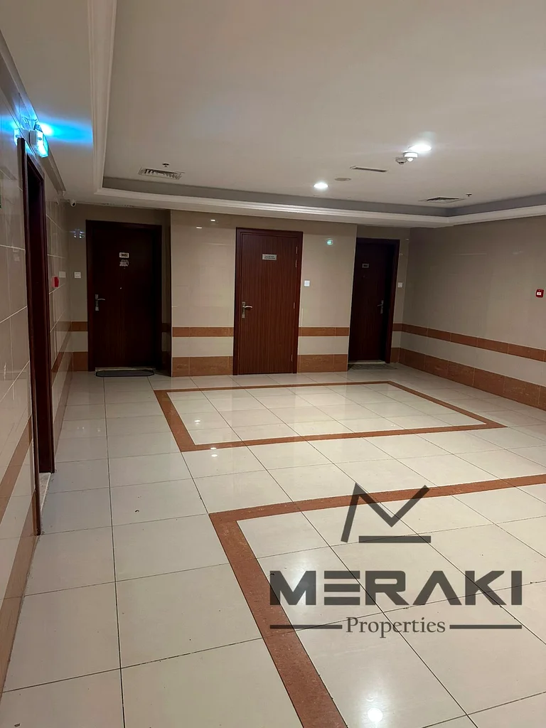 2bhk for sale with a direct view of the creek.63867361190785114