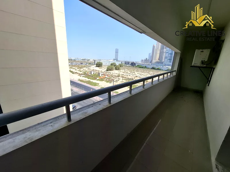 شهر واحد مجانًا شقة من غرفتي نوم مع صالة وشرفة متاحة63755028846083110