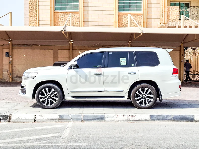 2766 درهم/شهريًا | تويوتا لاند كروزر VXR 2019 | مواصفات دول مجلس التعاون الخليجي | المرجع 36318263613129338369114