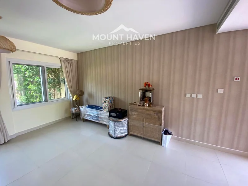 مستوحى من الطراز الإسباني | منزل عائلي | مع فناء خلفي كبير63915585596673112