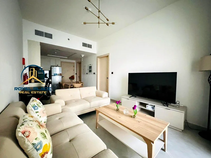 Chic Living with Balcony Views63740102515201112