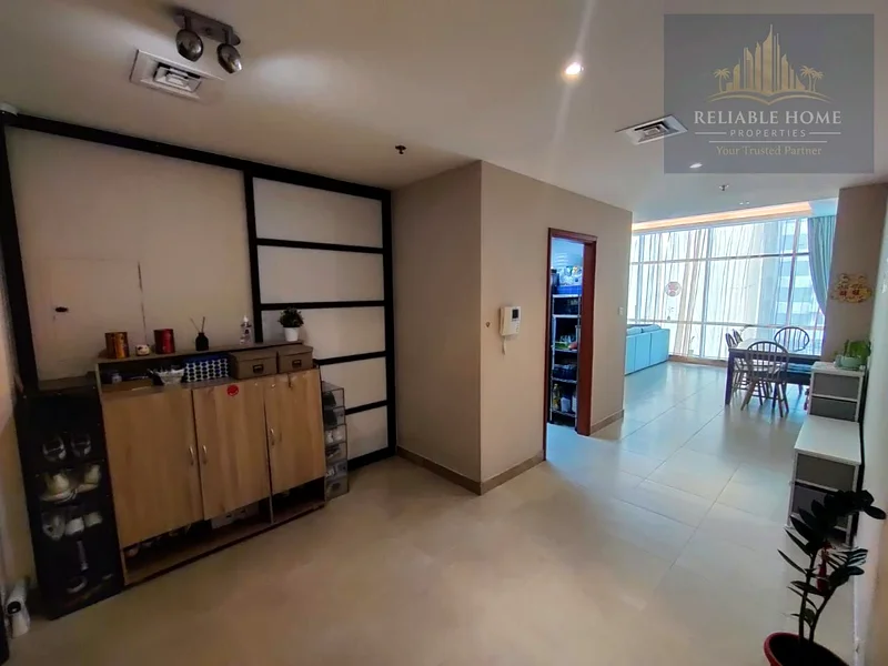 إطلالة على البحر | شاغرة | نوافذ زجاجية بالكامل | طابق عالي64039157786115114
