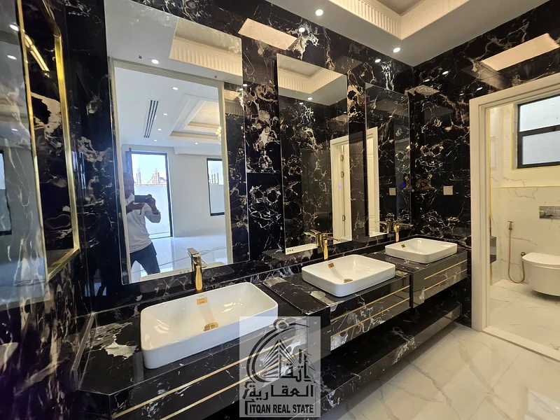 Villa for Sale Directly from Owner – Al Helio 2, Ajman  Prime location on the main road with a 10-meter front setback.   The villa includes registrati63907590213635113