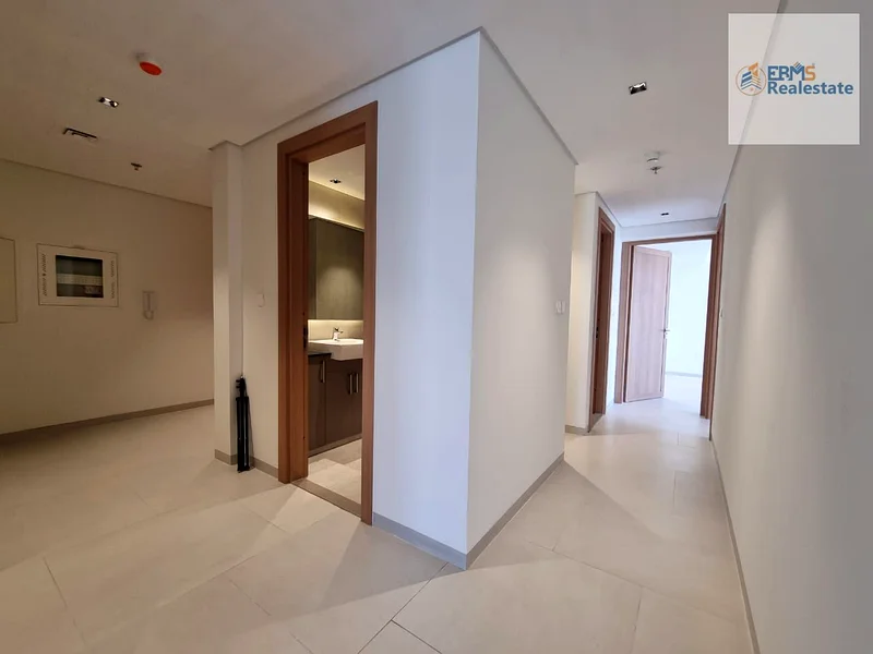 Modern Layout | Book Now | Huge Size63768155152131111