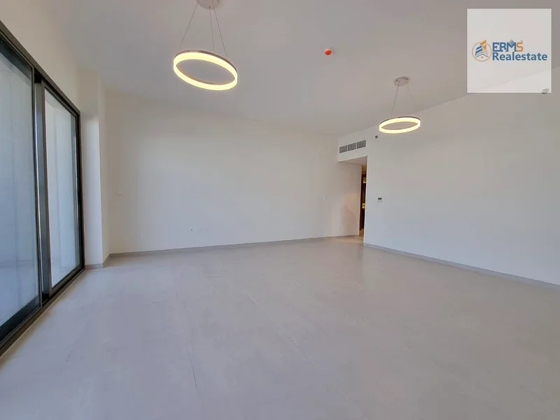 Modern Layout | Book Now | Huge Size63768155152131112