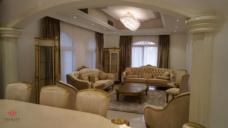 فيلا عائلية أنيقة | مجتمع مركزي ومرموق63725654507651113