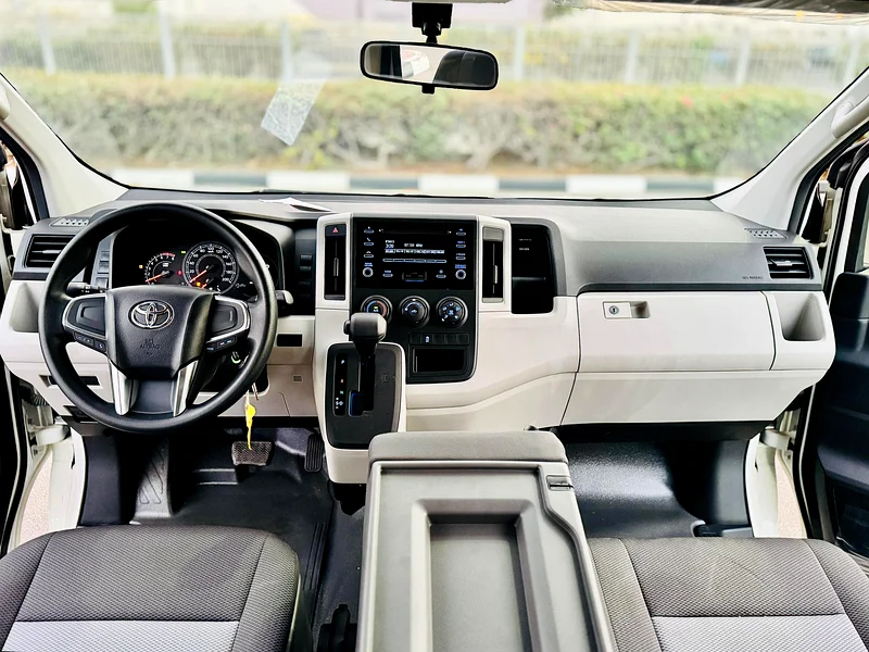 TOYOTA HIACE CARGO V6 3.5 AT 2023 NEW CAR 0KM63612449033089114