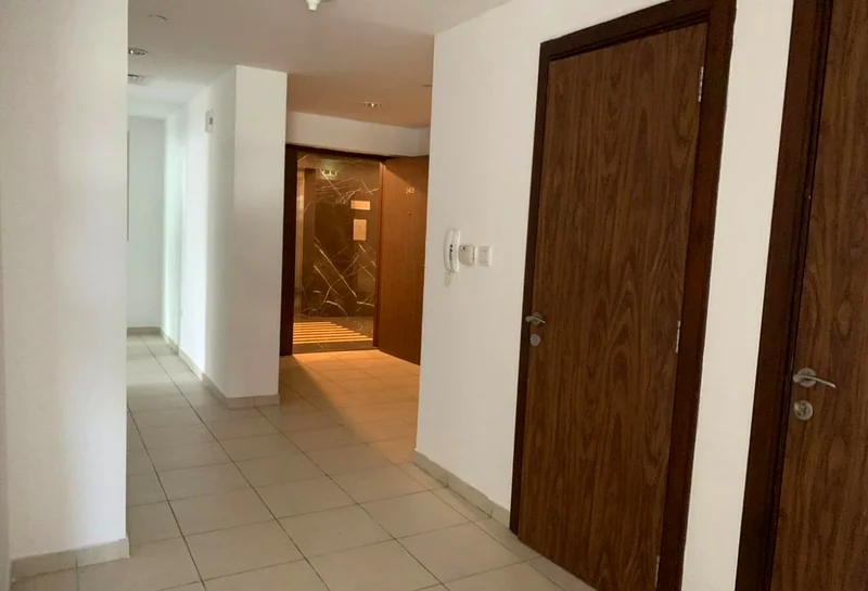 شقة رائعة مكونة من 4 غرف نوم | للإيجار | موقع متميز63792985058945111