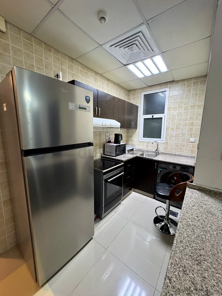 Solo partition | girls only | Available immediately | Near Dmcc metro station Marina63624723506179114