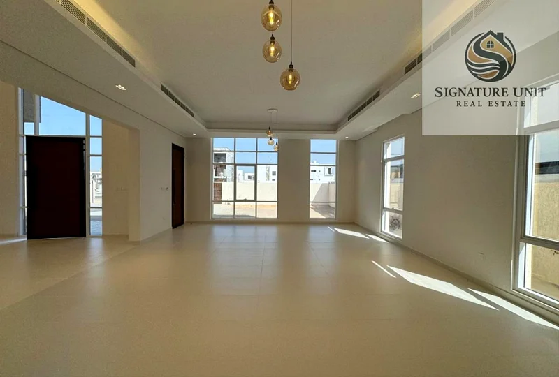 | MODERN DESIGN | GREAT LOCATION | READY TO MOVE |63725079692418112