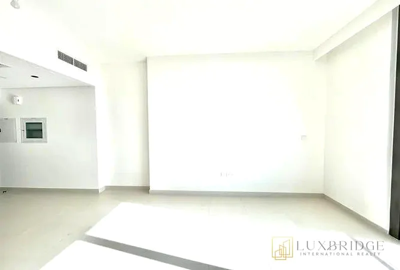 Vacant | Unfurnished | Prime Location63769647686659114