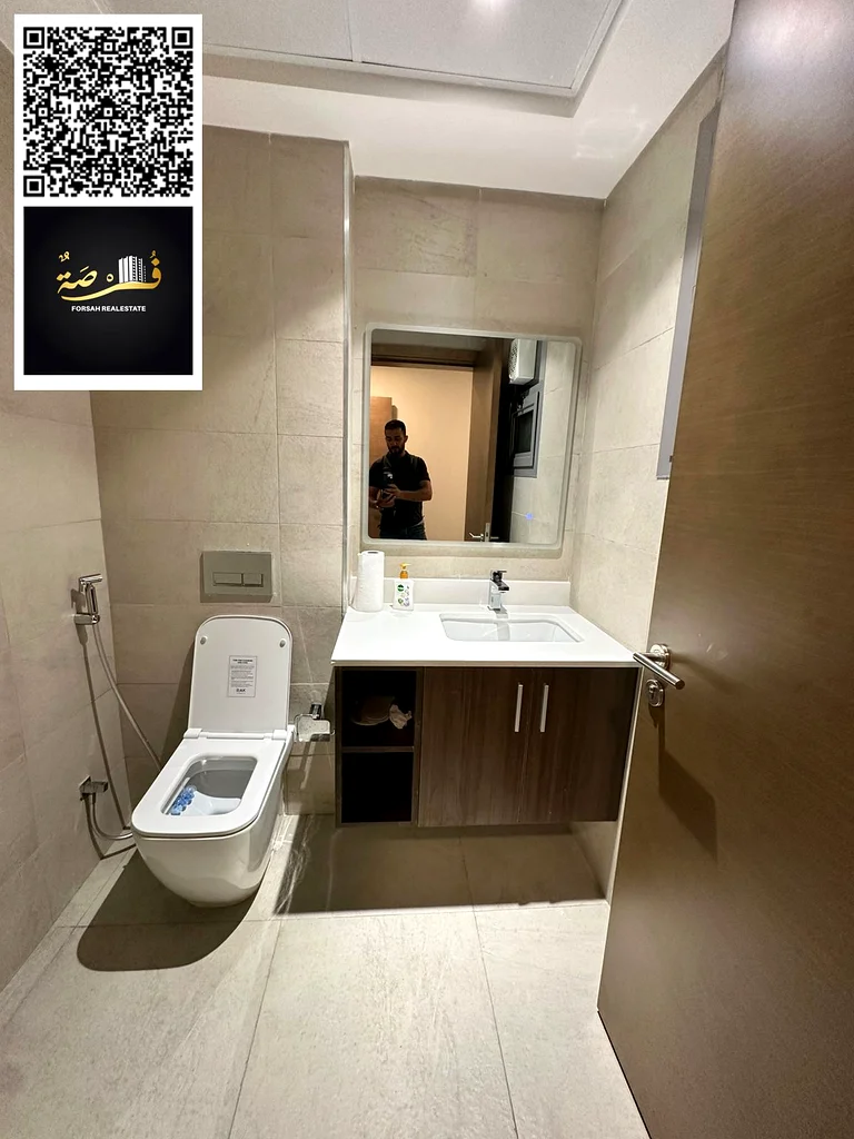 🏢✨ شقة للبيع في جلف تاورز - عجمان ✨🏢  📍 الموقع: جلف تاورز - موقع استراتيجي قريب من جميع وسائل الراحة  🔹 مواصفات الشقة:63886422033923114