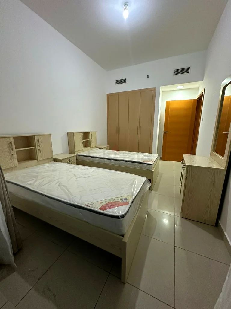 Flatmate (Room for girl)63624879982467111