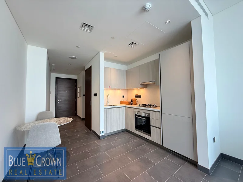 SKYLINE VIEW | BRAND NEW BUILDING |  READY TO MOVE APARTMENT |63759649618946112