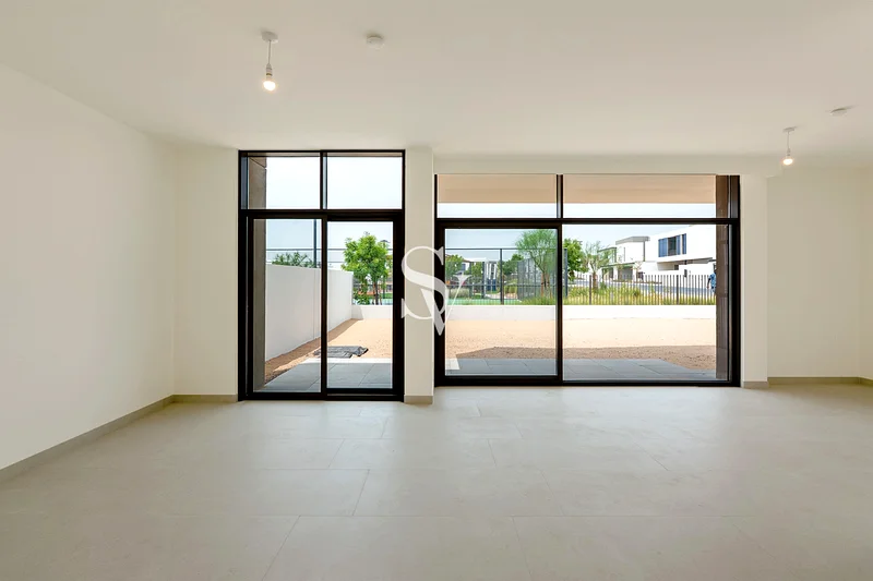 Corner Unit | On the Amenities | Big Plot63762905638786114