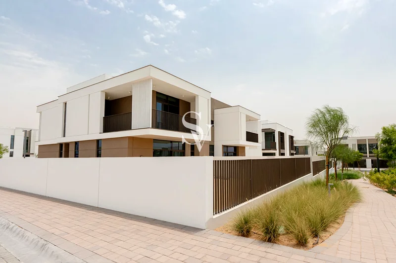 Corner Unit | On the Amenities | Big Plot63762905638786111