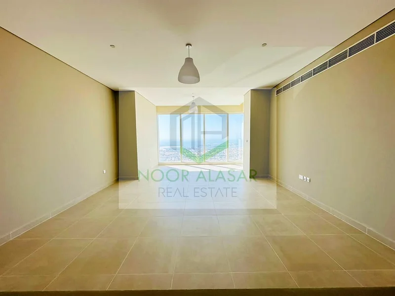 شقة باردة وواسعة مكونة من 3 غرف نوم وغرفة خادمة بالقرب من مترو وبها إطلالة مفتوحة63744985548035112