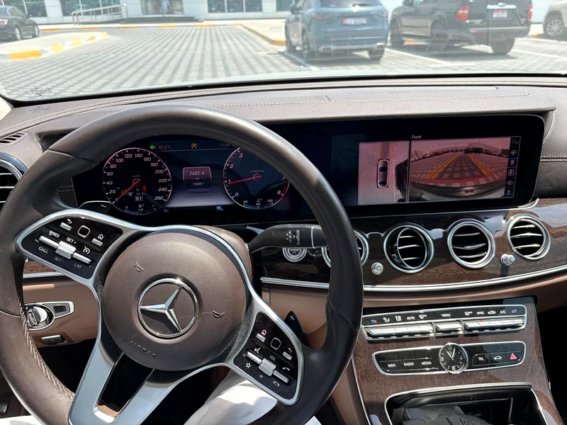 مرسيدس بنز E 200 بحالة تشبه الجديدة.63613986141185112