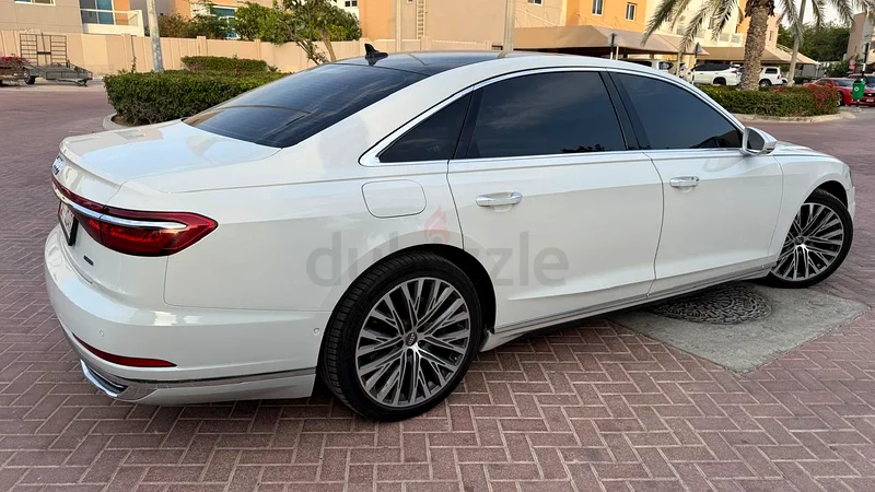 2019 Audi A8L Original 73,000 KMs بحالة الوكالة Beige63612079777666114