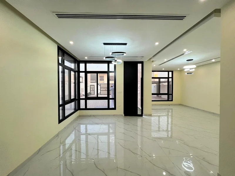 فيلا حديثة 4 غرف نوم | حديقة | جديدة بالكامل63725079676417112