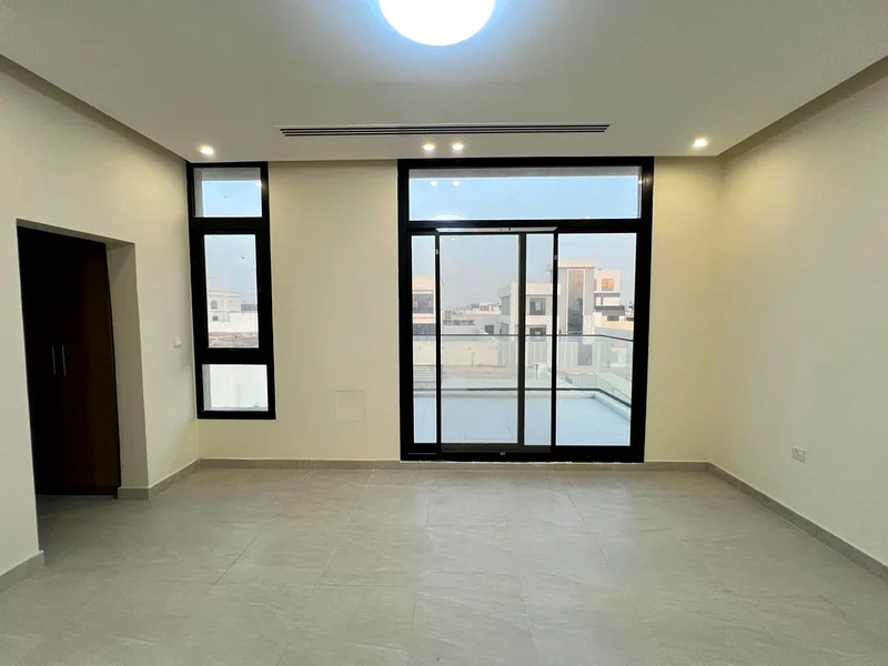 فيلا حديثة 4 غرف نوم | حديقة | جديدة بالكامل63725079676417114