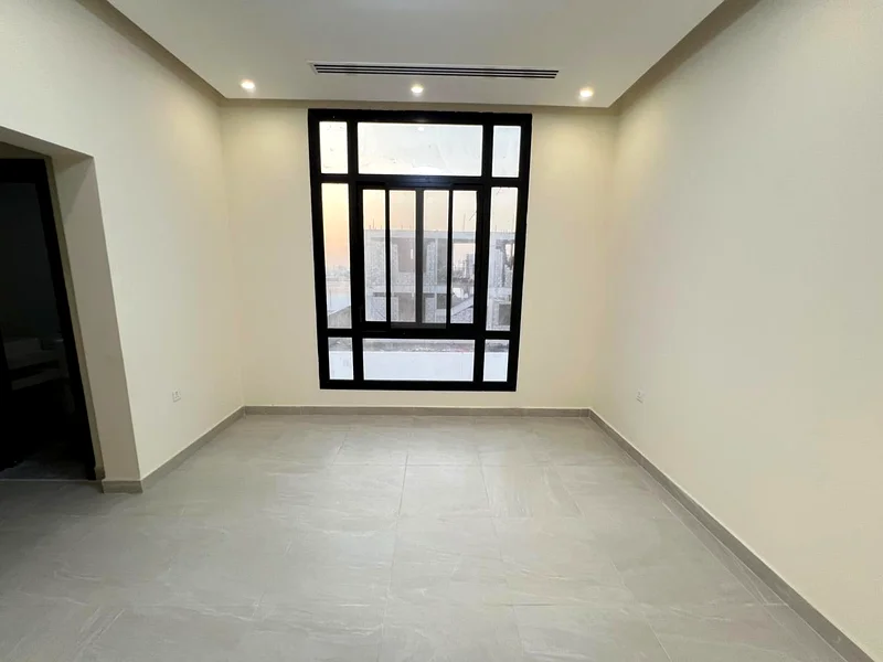 فيلا حديثة 4 غرف نوم | حديقة | جديدة بالكامل63725079676417111