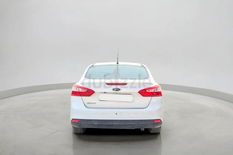 2014 Ford Focus Ambiente 1.6L | GCC Specifications63612083238914114