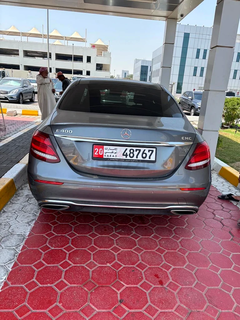 مرسيدس بنز E 200 بحالة تشبه الجديدة.63613986141185111
