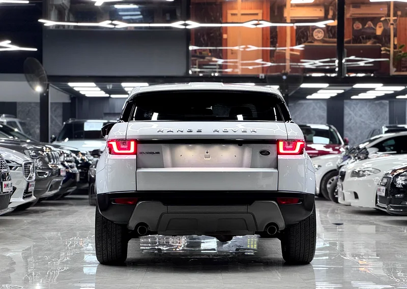 2016 GCC RANGE ROVER EVOQUE MINT CONDITION WITH WARRANTY AND FINANCE AVAILABLE63612055700353114