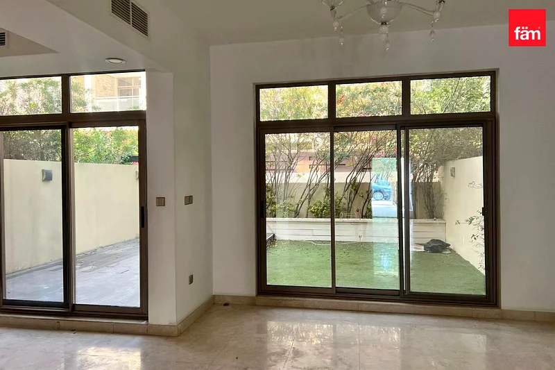 شاغرة | واسعة | مجتمع عائلي63804242495618112