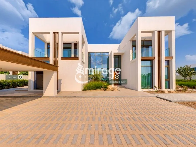 شاغرة | فيلا رائعة من 5 غرف نوم مع غرفة خادمة | مجتمع رائع63839669788674110