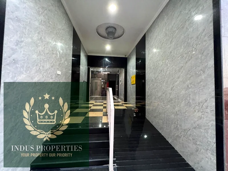 شقة جديدة بالكامل بغرفة نوم واحدة مع حمامين63809867083266111