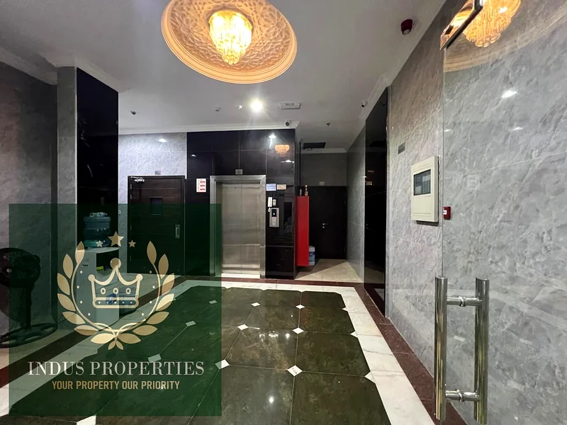 شقة جديدة بالكامل بغرفة نوم واحدة مع حمامين63809867083266110