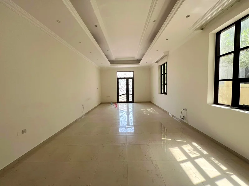 فيلا رائعة | واسعة | موقع متميز63654978994179112