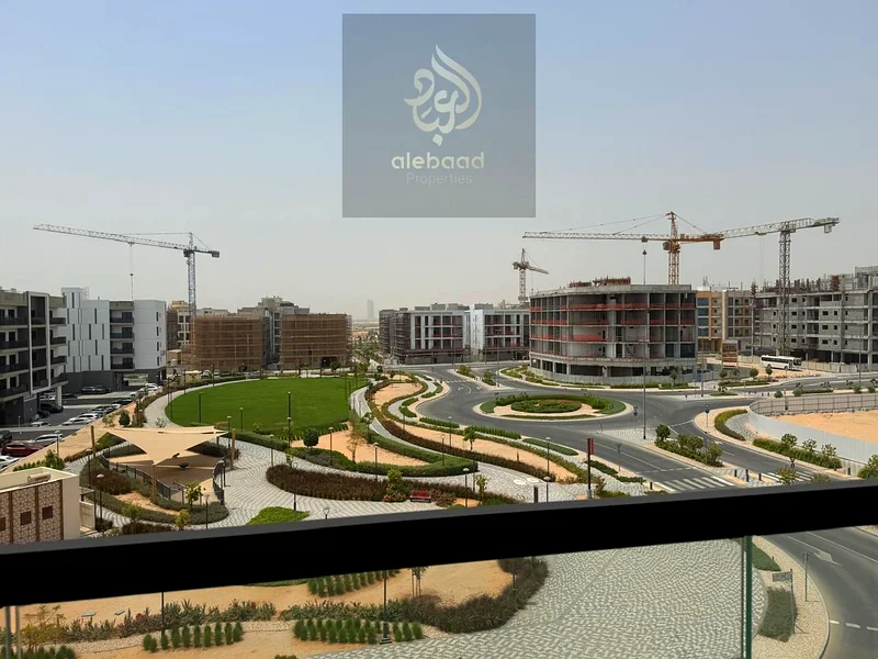 شقة استوديو فاخرة وواسعة جديدة كليًا متوفرة في مبنى عائلي مع بلكونة، احجز الآن63727027794819110