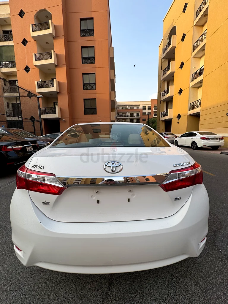 Toyota Corolla SE 2.0 201463612451632258114
