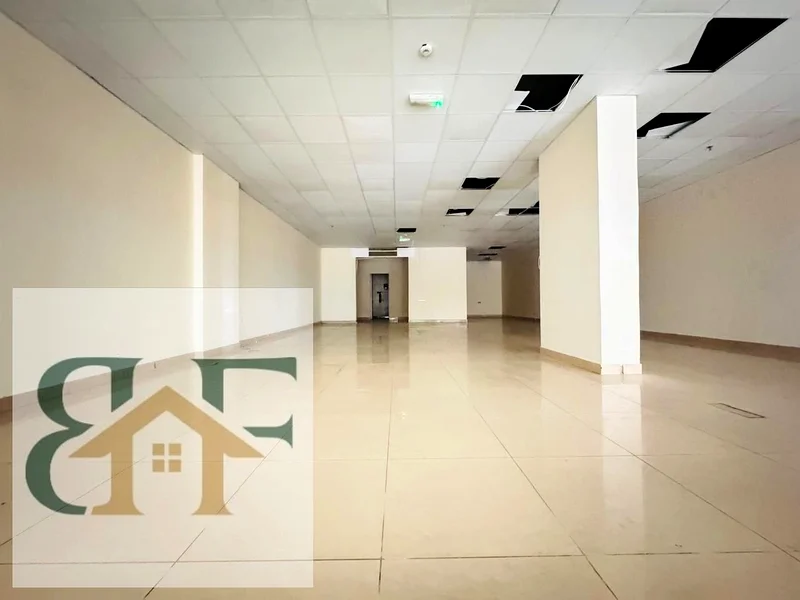 Prime Location bigger size shop with washroom available for rent63622899933442114