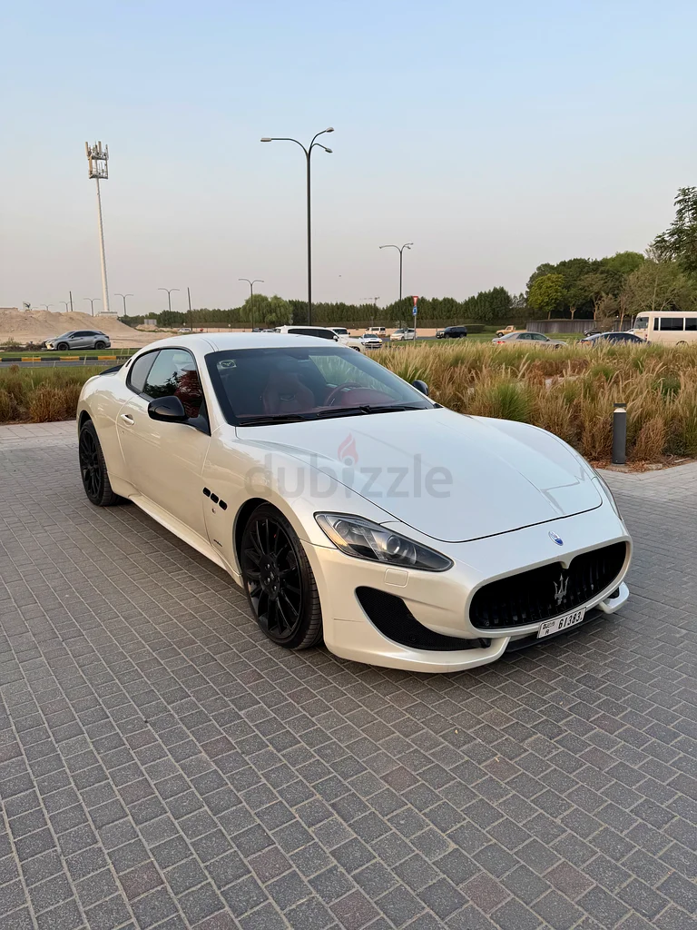 Maserati Granturismo 2014 GCC63613734303106111