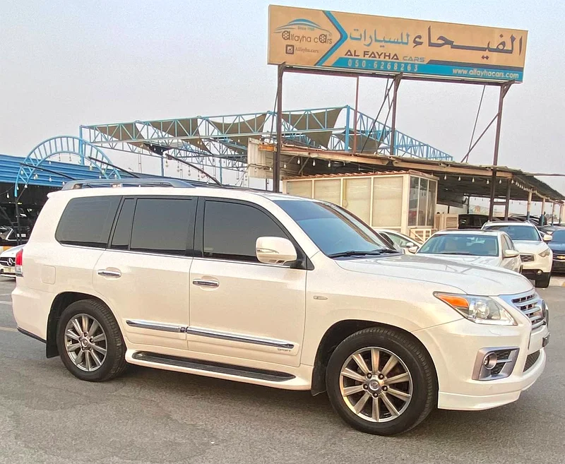 Lexus LX570 S V8 5.7L Full Option Model 2011636120734737951125