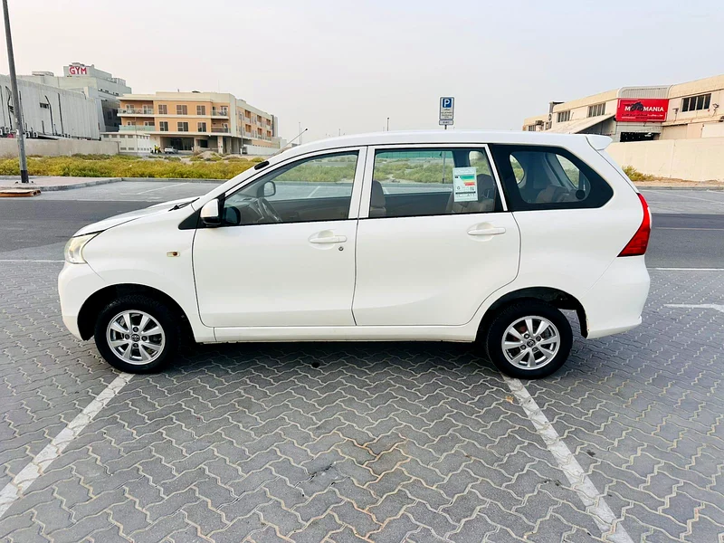 Toyota Avanza Model 2019 km 145000 GCC space accident Free63612446836995111