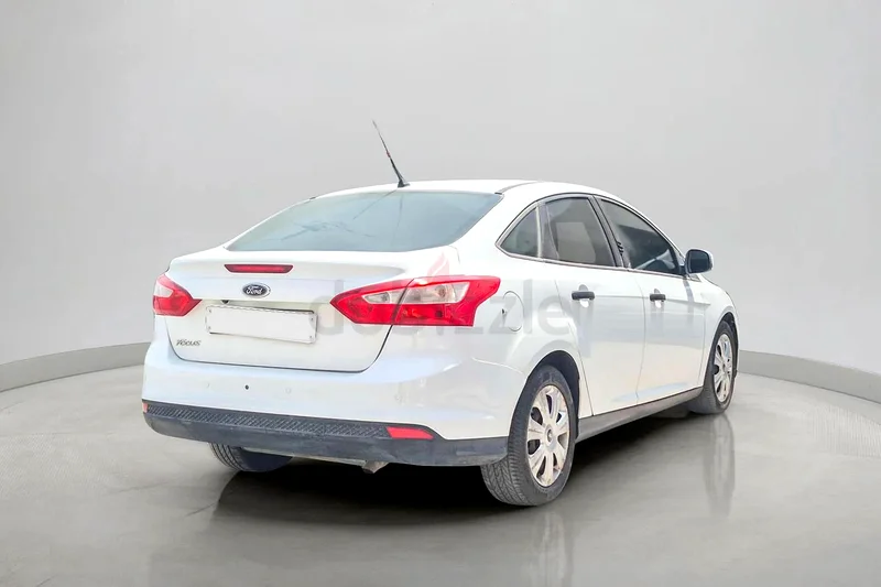 2014 Ford Focus Ambiente 1.6L | GCC Specifications63612083238914113