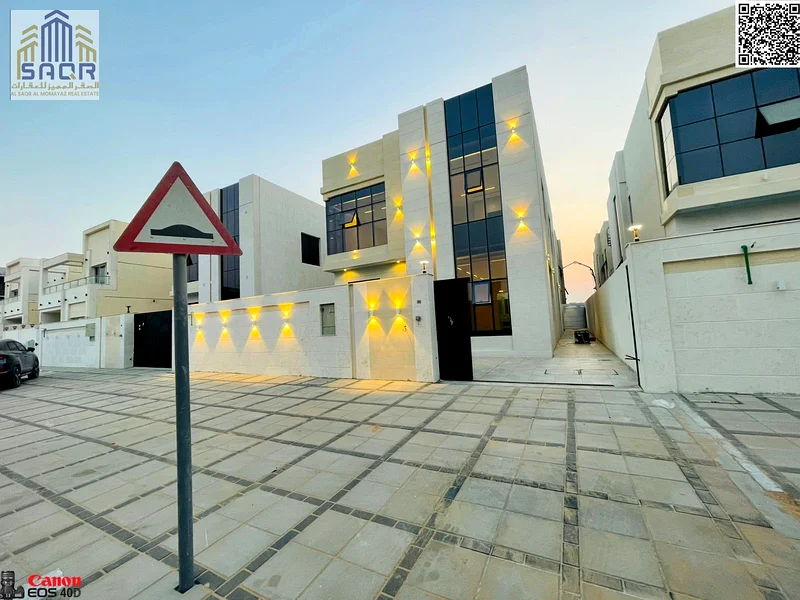 امتلك فيلا في أكثر المناطق رقيًا، بما في ذلك رسوم التسجيل والملكية الدائمة لجميع الجنسيات، على الشارع الرئيسي وخلف جميع الخدمات، ري63913890372098112
