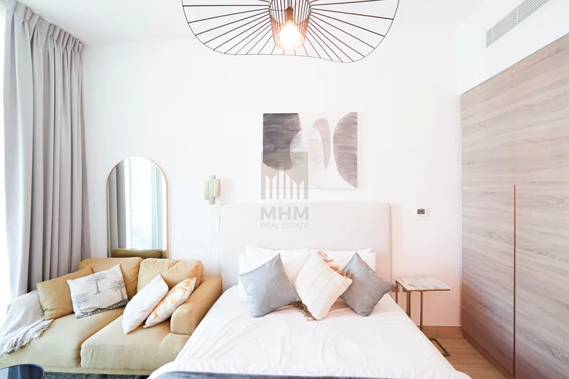 Bright Studio | Fully Furnished | Pool View64039157689601111