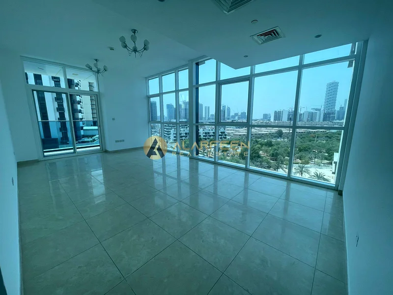 واسع | جميع الأجهزة | مساحة غسيل منفصلة63783312273282110