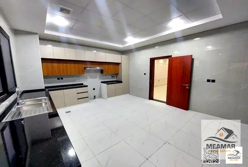 فيلا للبيع بسعر 85 ألف، مع سطح ومرآب للسيارات، تشطيب فاخر63717830197889111