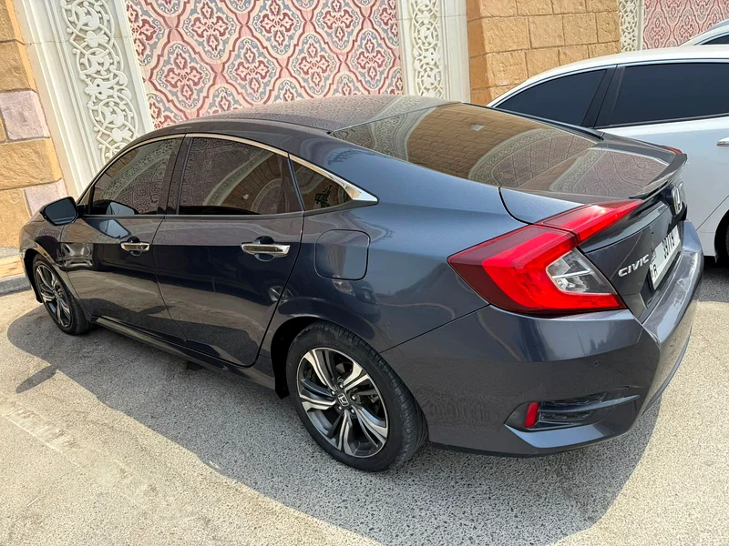 Honda civic 2020 GCC SPECS LADY DRIVEN FULL DEALER MAINTAINED63612064926467112